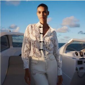 Zara White Lace tie top with Black Accents. Size M